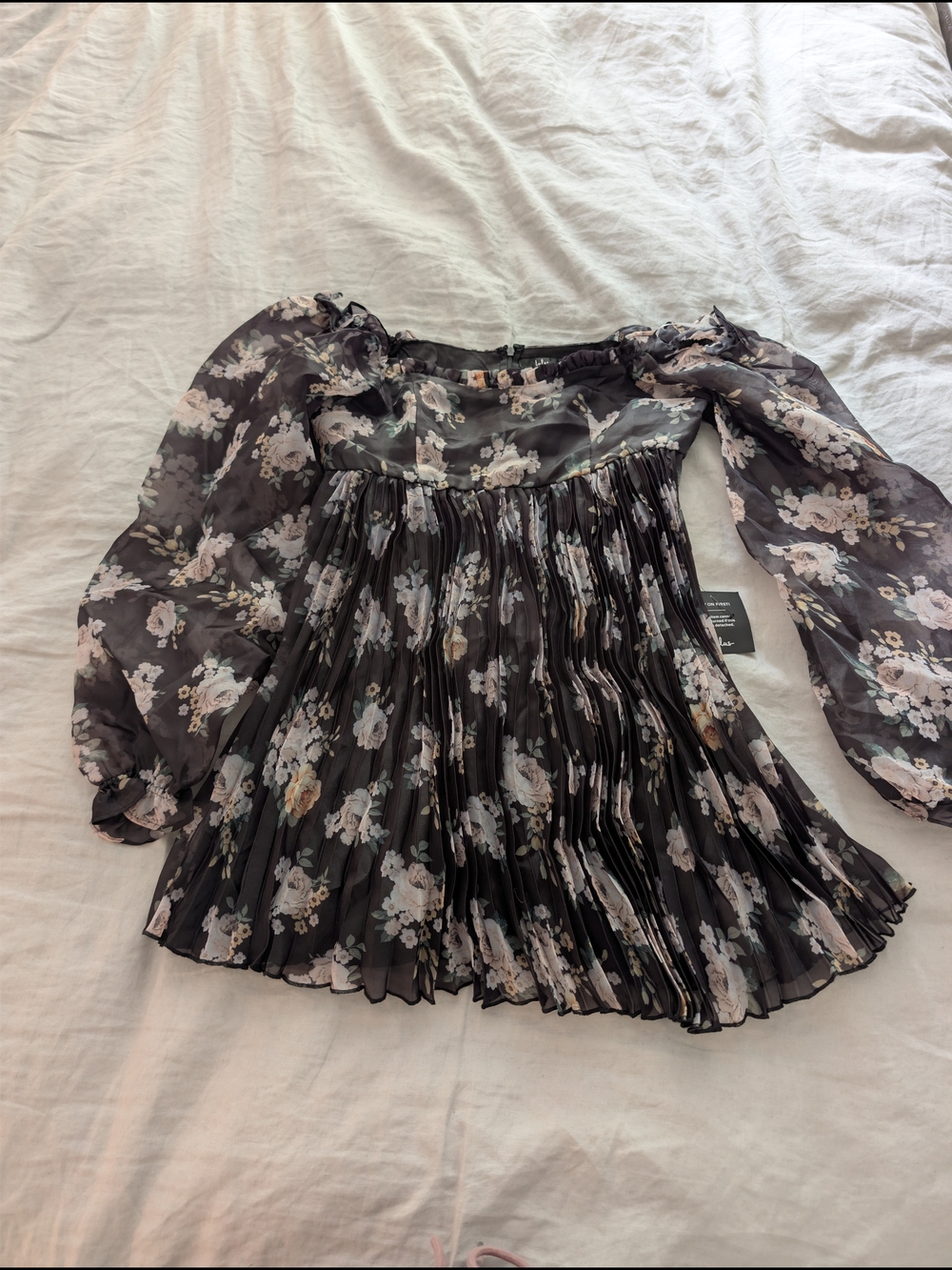 NWT Lulus Black Floral Long Sleeve Pleated Mini Dress Size Large - Picture 3 of 7